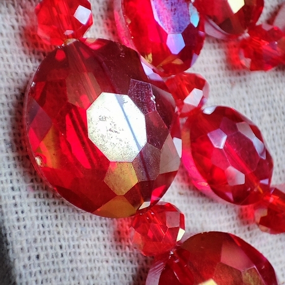 Red Aurora Borealis Faceted Glass Triple Strand Necklace Silver Tone Hardware - Picture 6 of 8